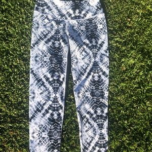 Victoria secret knockout Capri workout pants